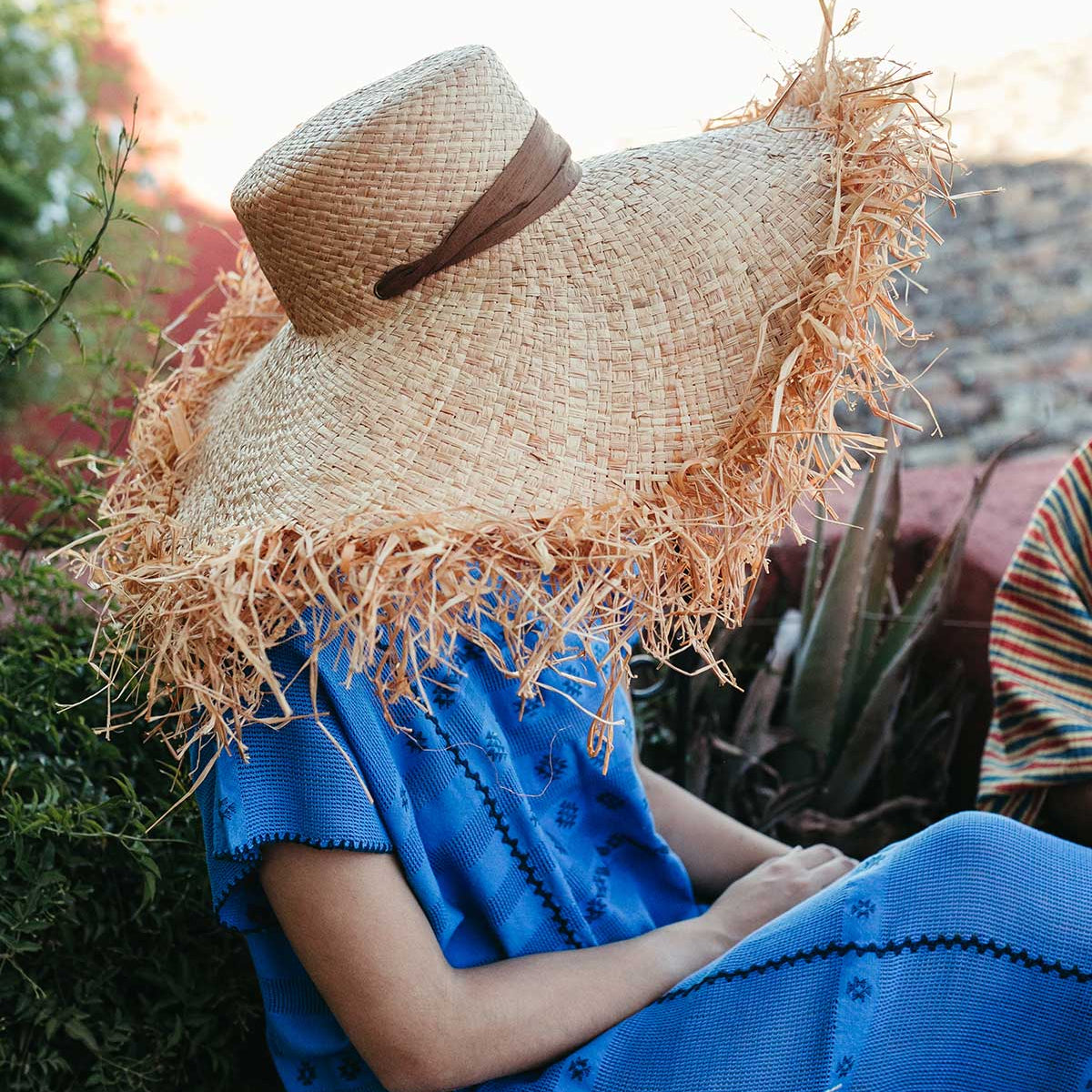Sombrero de rafia MORRIGAN Mujer para Invitadas de Boda - Nana Golmar